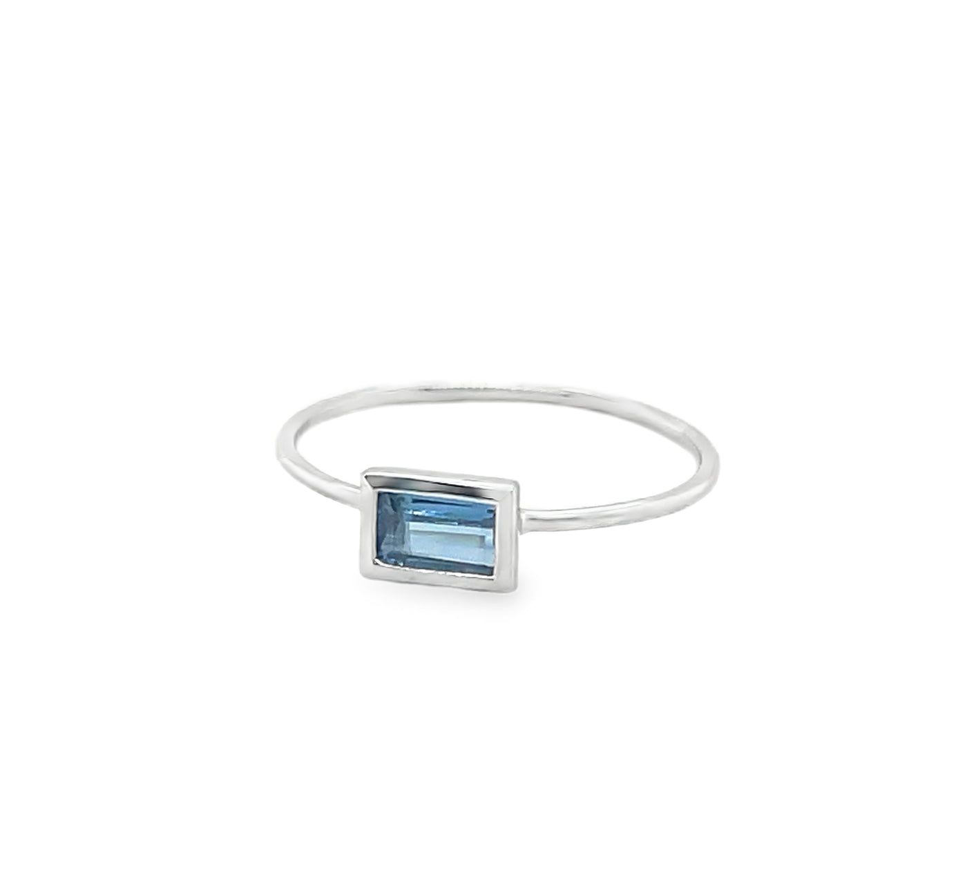 18K White Gold Aquamarine Stacker Ring