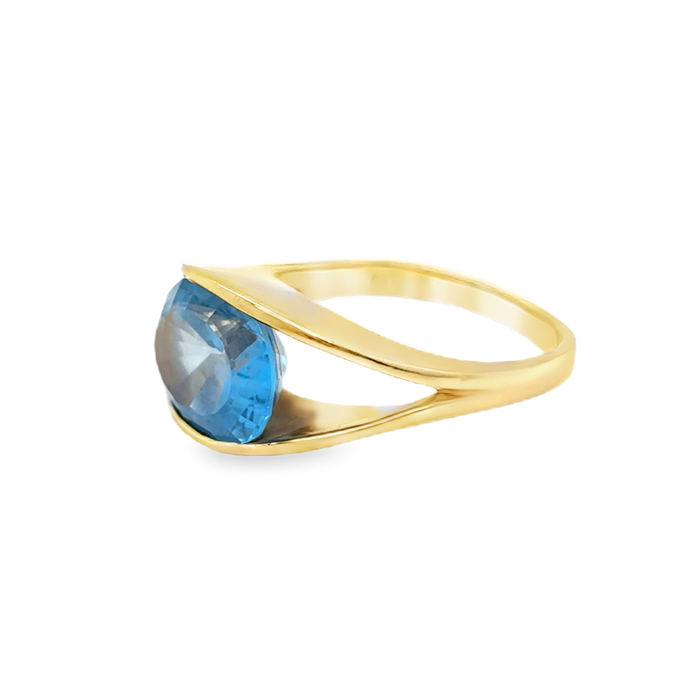 14KY Swiss Blue Topaz Ring