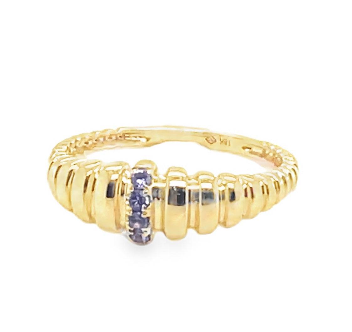 18K Yellow Gold Lavender Sapphire Graduated Band Ring