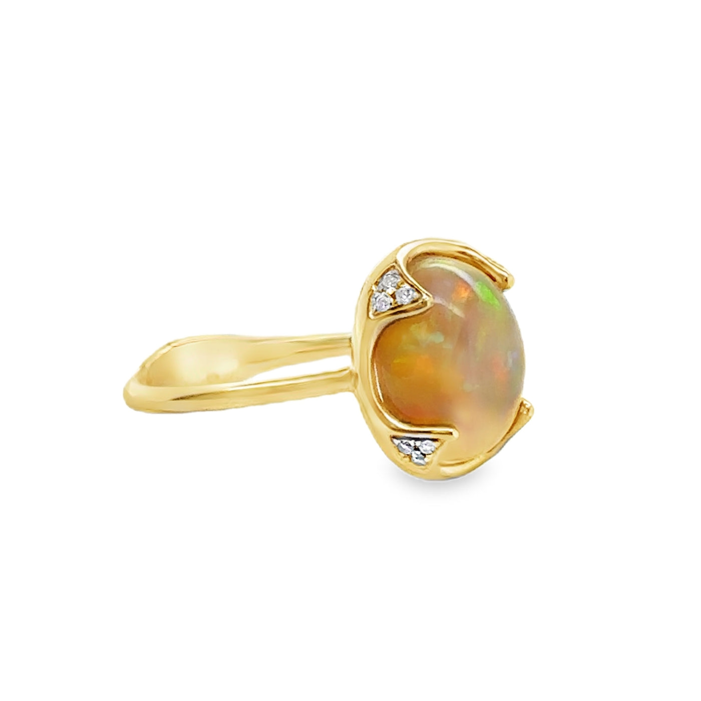 18KY Oval Ethiopian Opal Ring