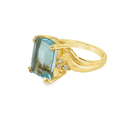14KY Aquamarine & Diamond Ring